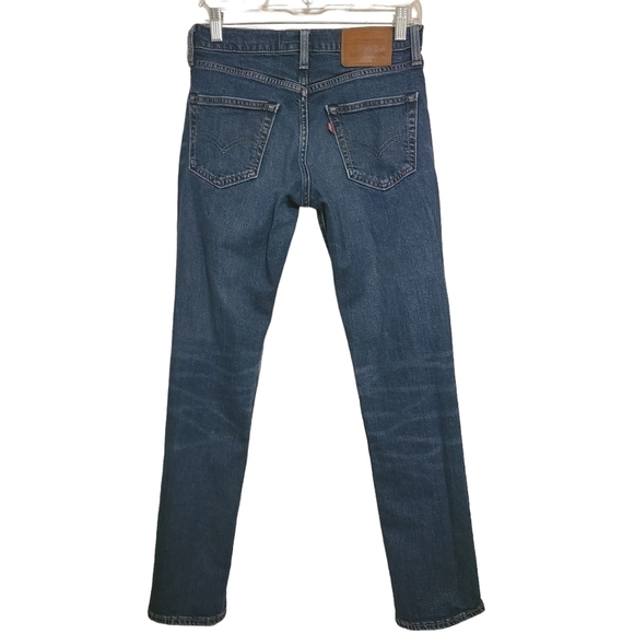 Levi's | Women's Dark Wash Slightly Distressed Skinny Jeans (Size 28 x 30) - Picture 15 of 15